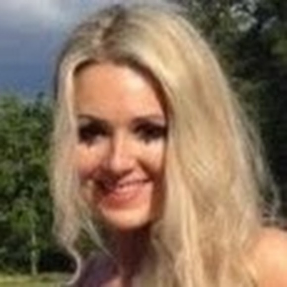 Meet your Posher, Amanda - Picture 1 of 1